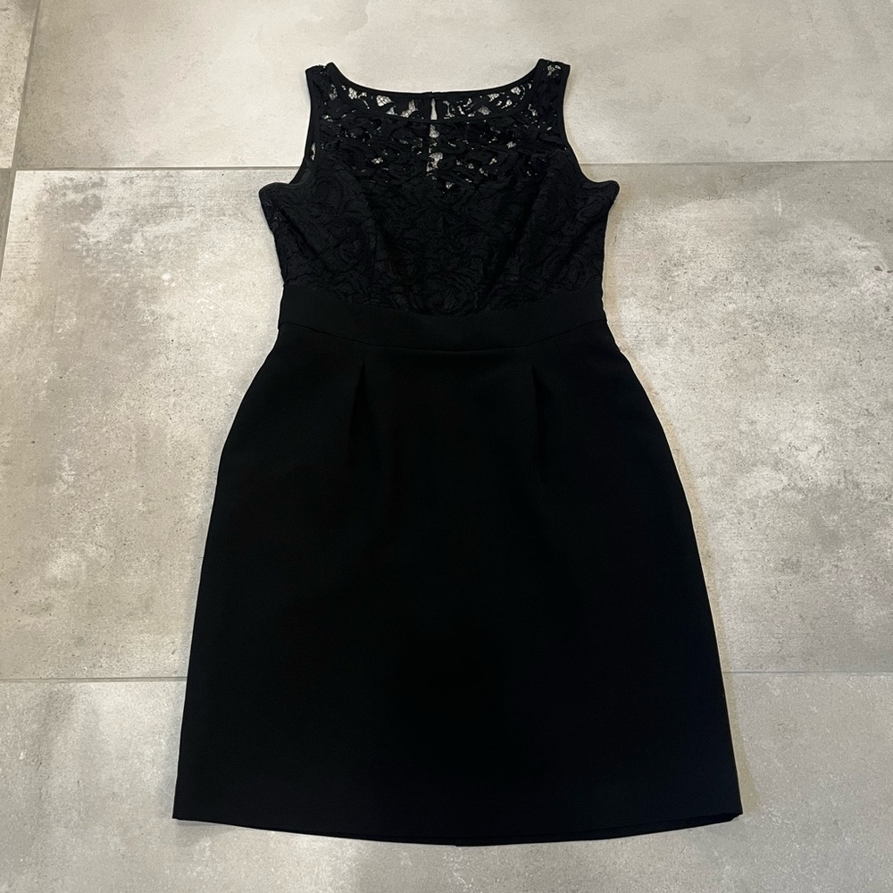 EUC White House Black Market Dress - Picture 3 of 7